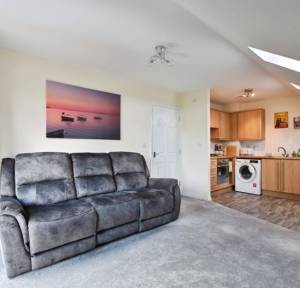 2 Bedroom Flat for sale in Avon Place, Salisbury