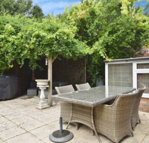 3 Bedroom House for sale in Blandford Road, Salisbury