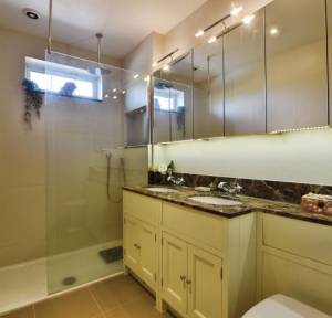 3 Bedroom House for sale in Blandford Road, Salisbury