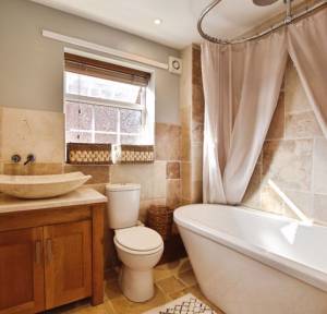 2 Bedroom House for sale in Hampton Court, Salisbury