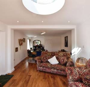 2 Bedroom House for sale in Hampton Court, Salisbury