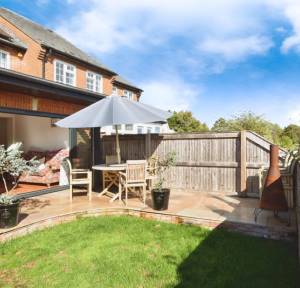 2 Bedroom House for sale in Hampton Court, Salisbury