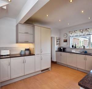 4 Bedroom House for sale in Southampton Road, Salisbury