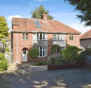 3 Bedroom House for sale in Coombe Road, Salisbury