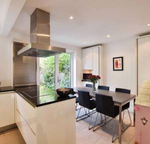 3 Bedroom House for sale in Coombe Road, Salisbury