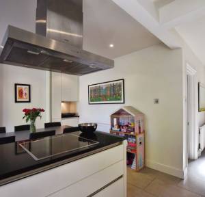 3 Bedroom House for sale in Coombe Road, Salisbury