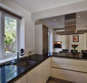 3 Bedroom House for sale in Coombe Road, Salisbury