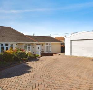 4 Bedroom Bungalow for sale in Melvin Close, Salisbury