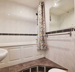 4 Bedroom Bungalow for sale in Melvin Close, Salisbury