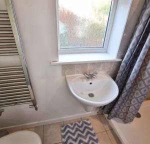 4 Bedroom Bungalow for sale in Melvin Close, Salisbury
