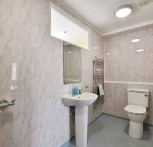 4 Bedroom House for sale in Cheshire Close, Salisbury