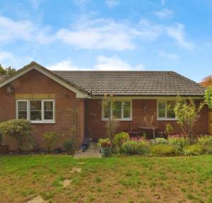 3 Bedroom Bungalow for sale in Stone Close, Salisbury