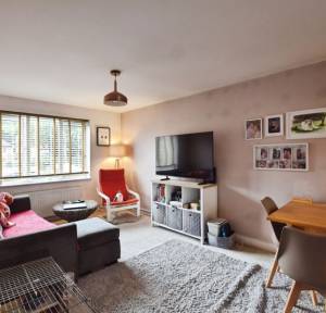 2 Bedroom Flat for sale in Ramleaze Drive, Salisbury