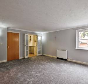 1 Bedroom Apartment / Studio for sale in Archers Court, Salisbury