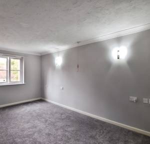 1 Bedroom Apartment / Studio for sale in Archers Court, Salisbury