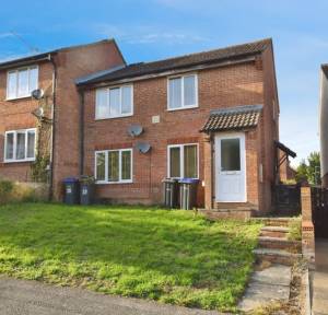 2 Bedroom Flat for sale in Ramleaze Drive, Salisbury