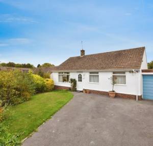 3 Bedroom Bungalow for sale in Hillside Drive, Salisbury