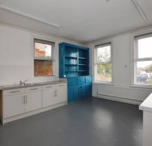 3 Bedroom Flat for sale in 49 Roman Road, Salisbury
