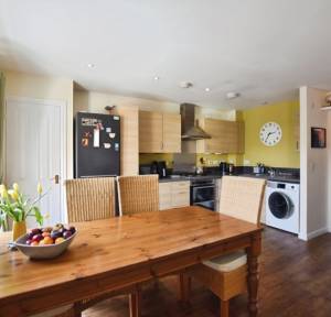 2 Bedroom Flat for sale in Crosier Close, Salisbury