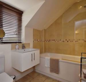 3 Bedroom House for sale in Crow Lane, Salisbury