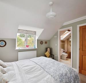 3 Bedroom House for sale in Crow Lane, Salisbury