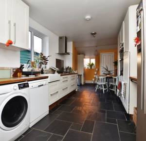 4 Bedroom House for sale in Queens Road, Salisbury
