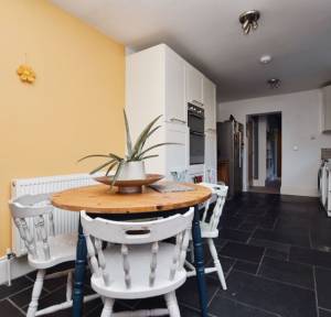 4 Bedroom House for sale in Queens Road, Salisbury