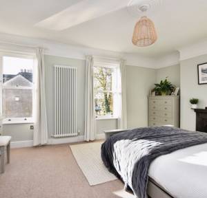 4 Bedroom House for sale in Queens Road, Salisbury