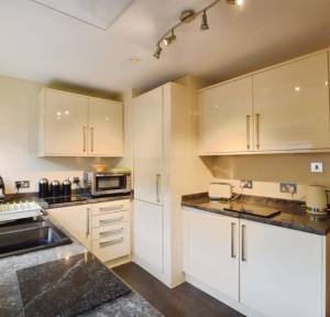 3 Bedroom Bungalow for sale in Glendale Crescent, Salisbury