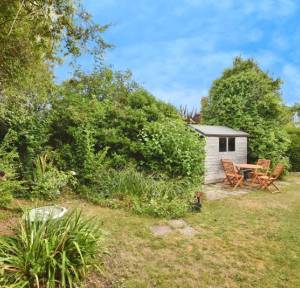 2 Bedroom Flat for sale in Broadlands Close, Salisbury