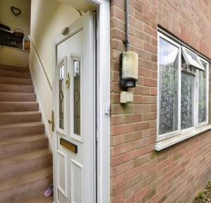 2 Bedroom Flat for sale in Broadlands Close, Salisbury
