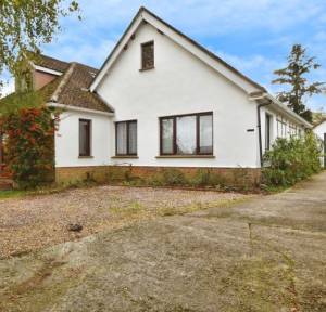 4 Bedroom House for sale in Middleton Road, Salisbury