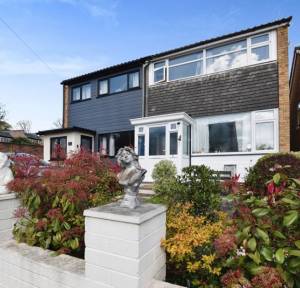 3 Bedroom House for sale in Byways Close, Salisbury