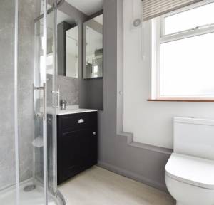 2 Bedroom Flat for sale in Paynes Hill, Salisbury