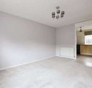 2 Bedroom Flat for sale in Paynes Hill, Salisbury
