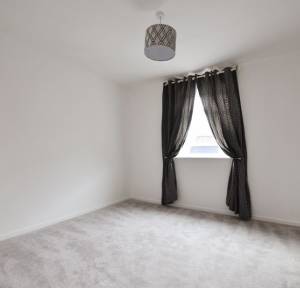 2 Bedroom Flat for sale in Paynes Hill, Salisbury
