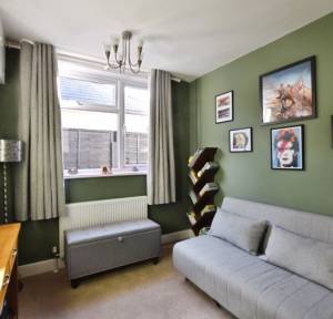 3 Bedroom Bungalow for sale in Melvin Close, Salisbury