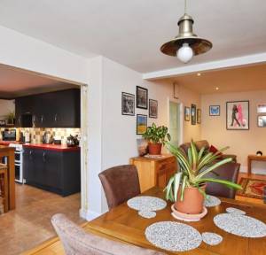 3 Bedroom Bungalow for sale in Melvin Close, Salisbury