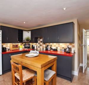 3 Bedroom Bungalow for sale in Melvin Close, Salisbury