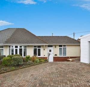 4 Bedroom Bungalow for sale in Melvin Close, Salisbury