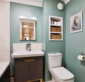 2 Bedroom Flat for sale in Ayleswade Road, Salisbury