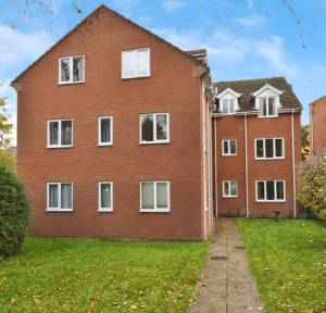 2 Bedroom Flat for sale in Ayleswade Road, Salisbury