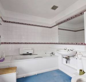 2 Bedroom Retirement for sale in Earls Manor Court, Salisbury