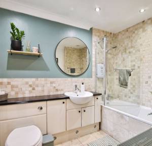 1 Bedroom Bungalow for sale in Charnwood Road, Salisbury