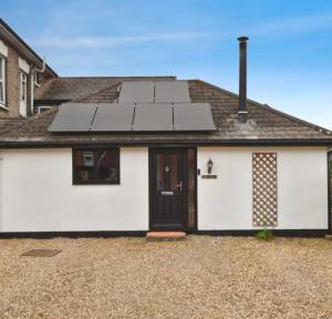 1 Bedroom Bungalow for sale in Charnwood Road, Salisbury