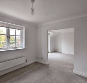 2 Bedroom Flat for sale in Nightingale House, Salisbury