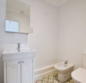 2 Bedroom Flat for sale in Nightingale House, Salisbury