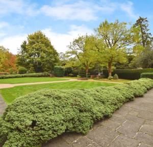 2 Bedroom Flat for sale in Nightingale House, Salisbury