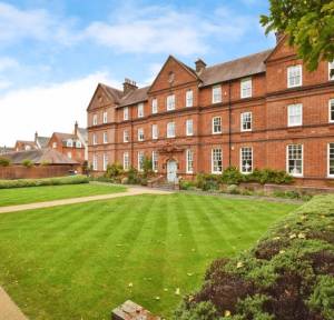 2 Bedroom Flat for sale in Nightingale House, Salisbury