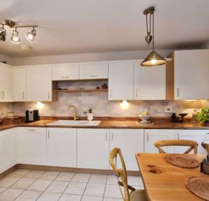 4 Bedroom House for sale in Sherbourne Drive, Salisbury